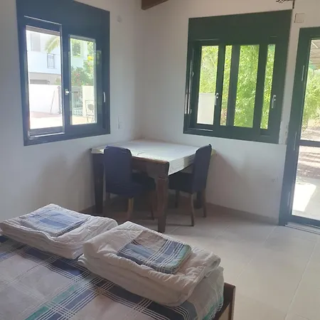Macky Apartment Ano Almiri